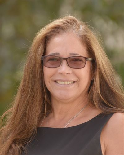 2017-18 Staff Photo of Renee Taylor